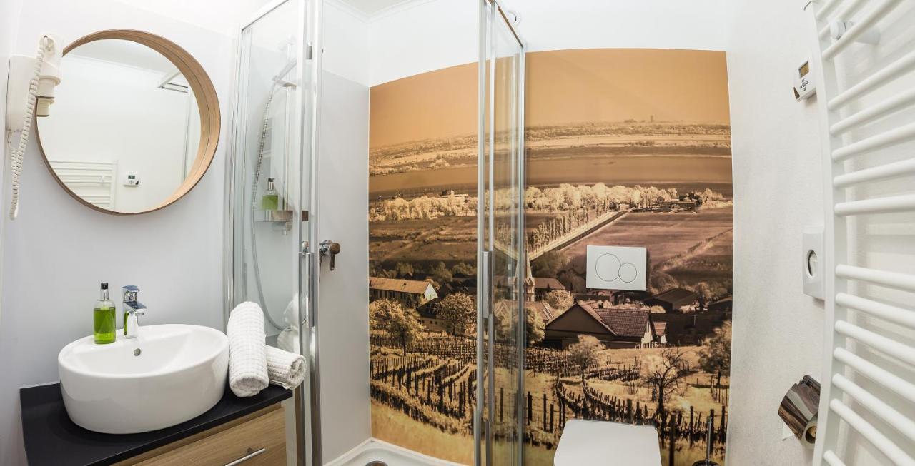 Pension Julia & Haus Elisabeth - Wallner'S Hofheuriger & Weinhof Мербіш-ам-Зе Екстер'єр фото
