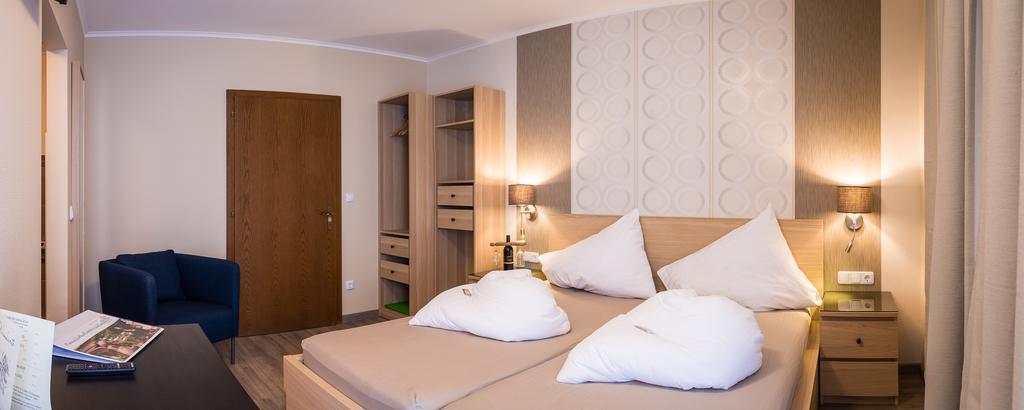 Pension Julia & Haus Elisabeth - Wallner'S Hofheuriger & Weinhof Мербіш-ам-Зе Екстер'єр фото