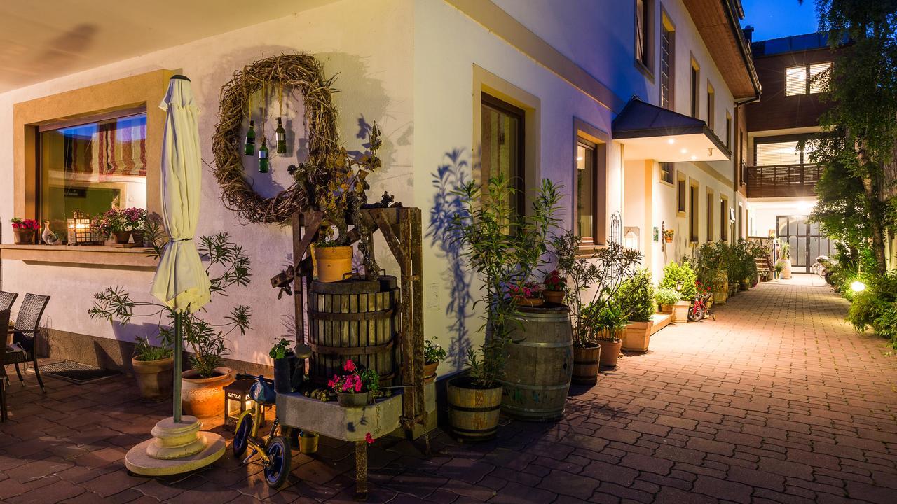Pension Julia & Haus Elisabeth - Wallner'S Hofheuriger & Weinhof Мербіш-ам-Зе Екстер'єр фото