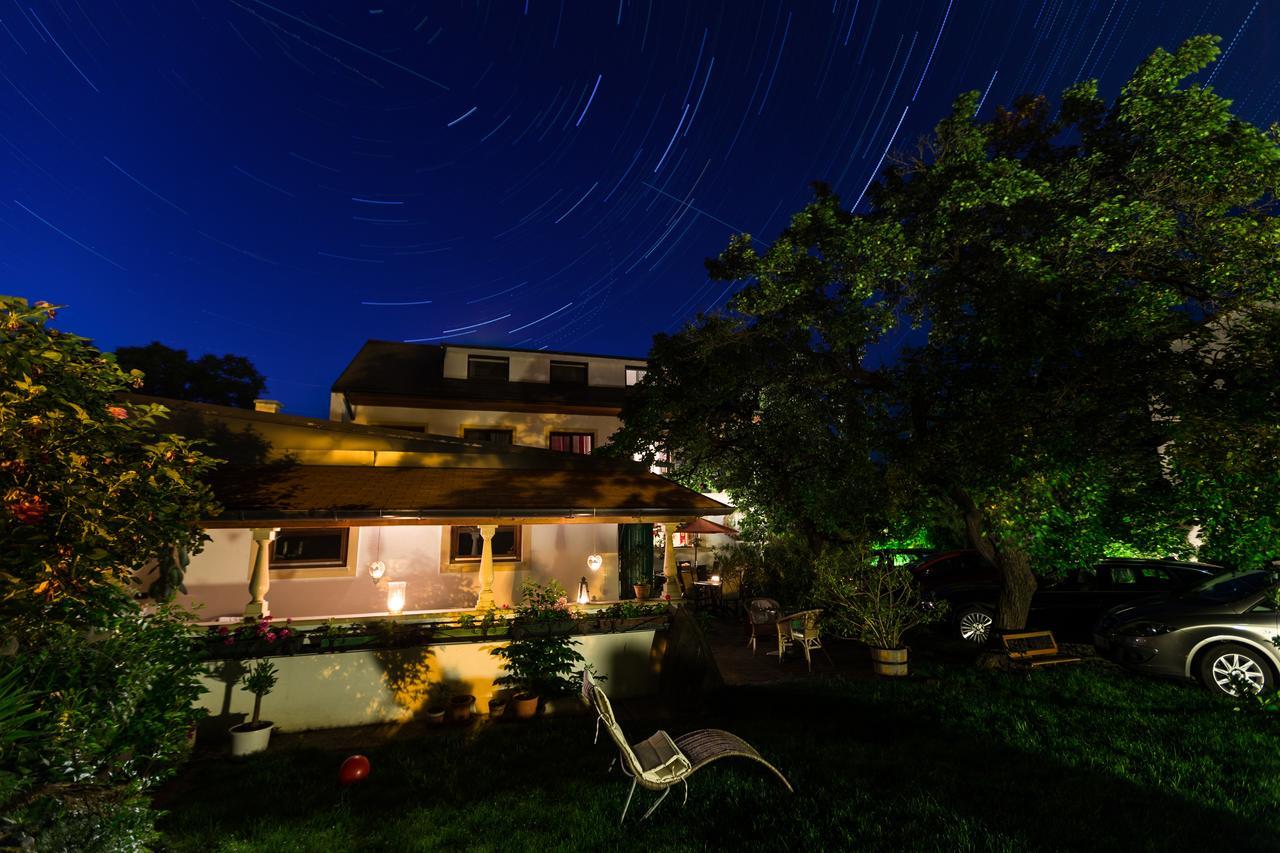 Pension Julia & Haus Elisabeth - Wallner'S Hofheuriger & Weinhof Мербіш-ам-Зе Екстер'єр фото